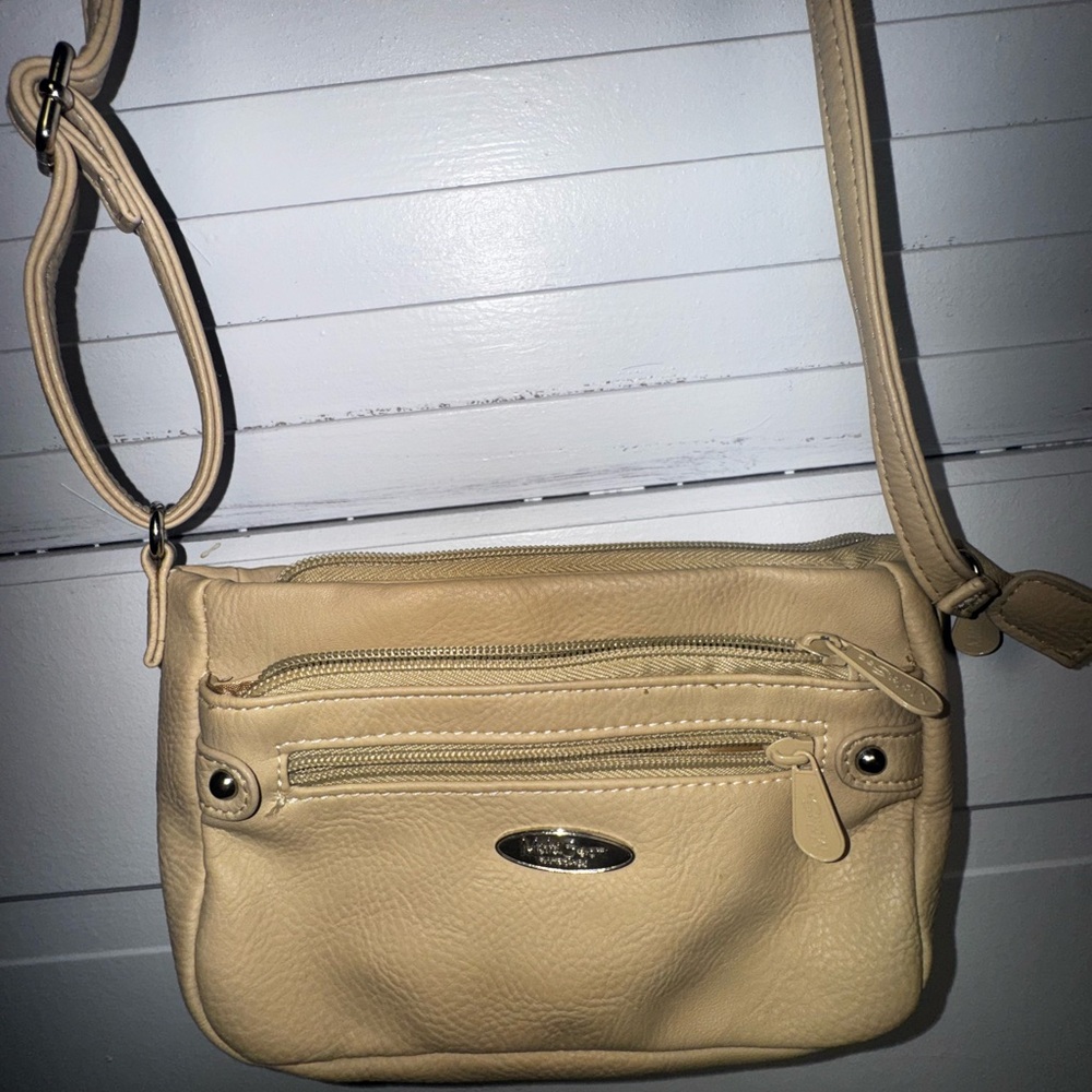 Elegant Cream Leather Crossbody Bag